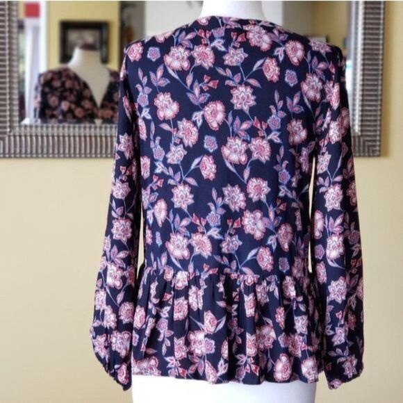 NWT LOFT Floral Ruffled Bottom Peasant Top Small - Picture 8 of 12